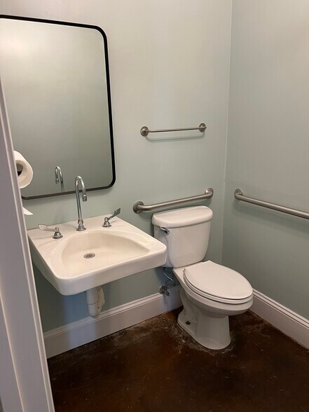 More Photos Of 727 W Hargett St, Raleigh Office Residential For Lease