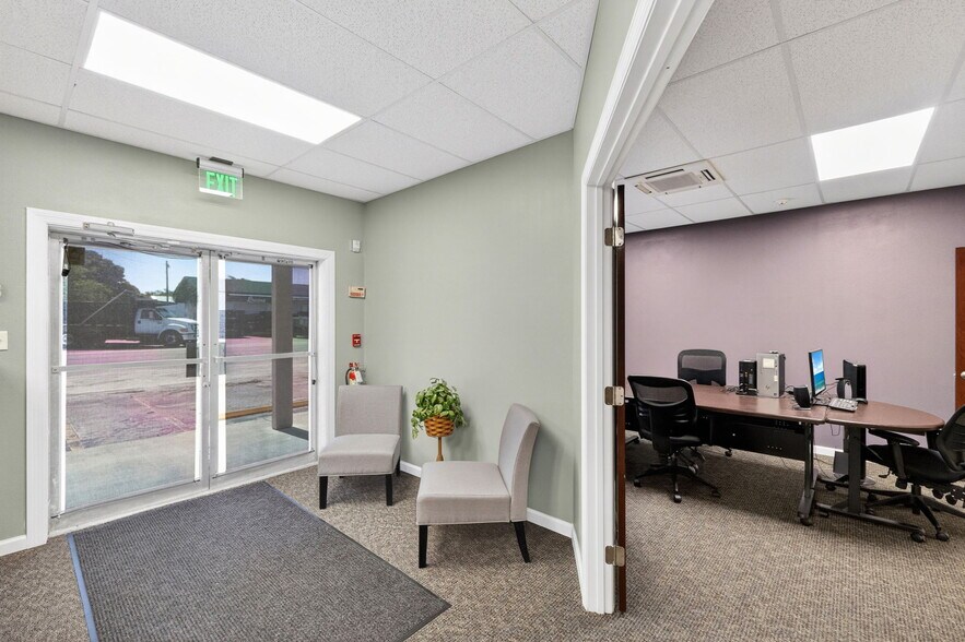 More Photos Of 80 S Mccall Rd, Englewood Office For Sale
