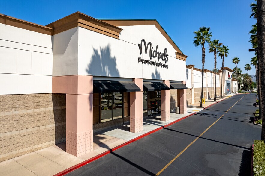 More Photos Of 940-970 Lakes Dr, West Covina General Retail For Lease