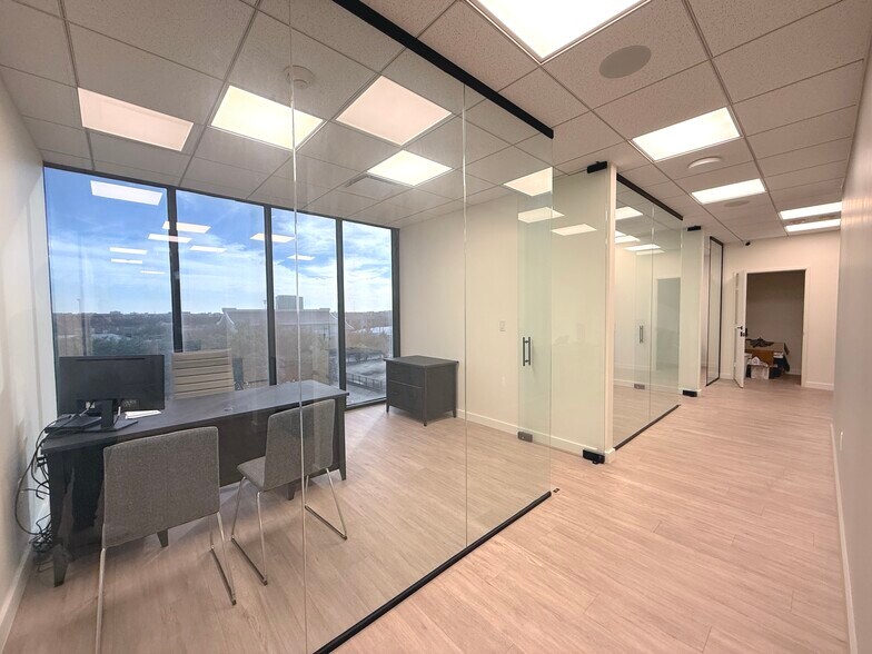 More Photos Of 6100 Corporate Dr, Houston Office For Sale