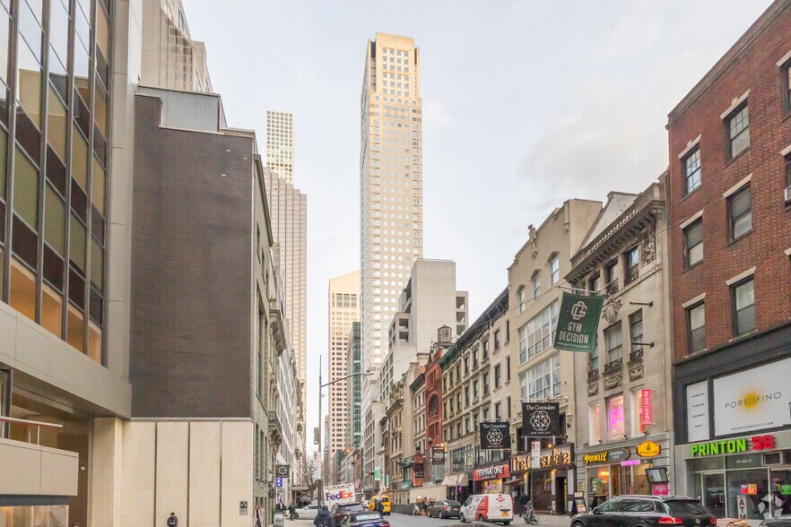 More Photos Of 712 Fifth Ave, New York Office For Lease