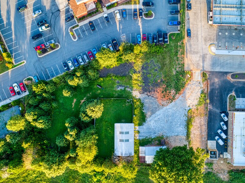 More Photos Of 690 River Highway Unit #3, Mooresville Freestanding For Sale