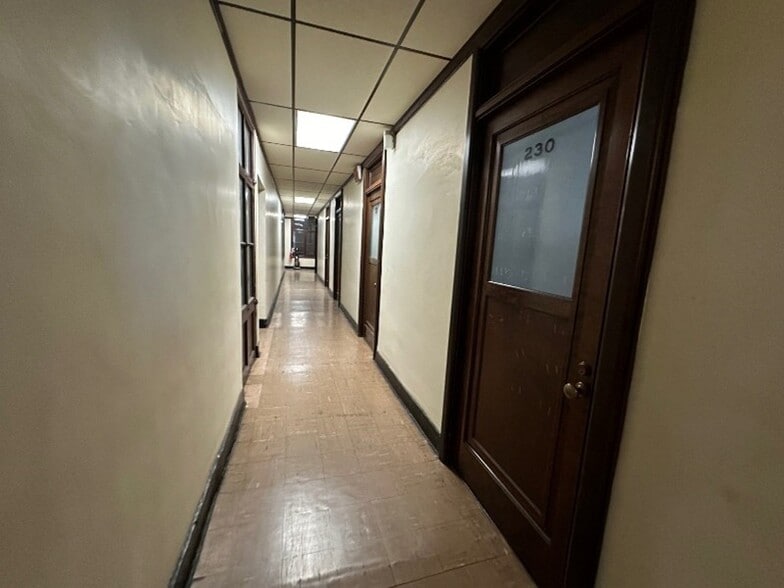 More Photos Of 124 N Center Ave, Somerset Office For Sale