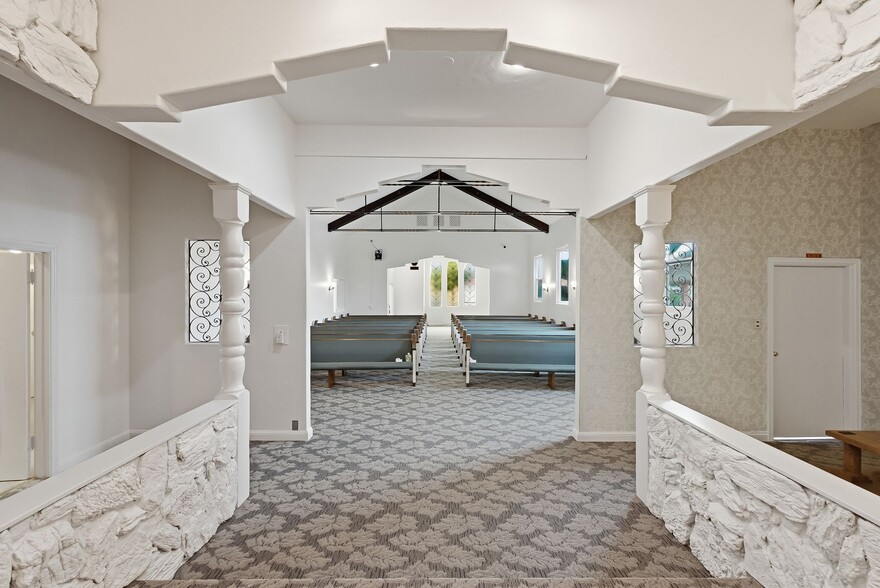 More Photos Of 645 Kelly Ave, Half Moon Bay Funeral Home For Sale