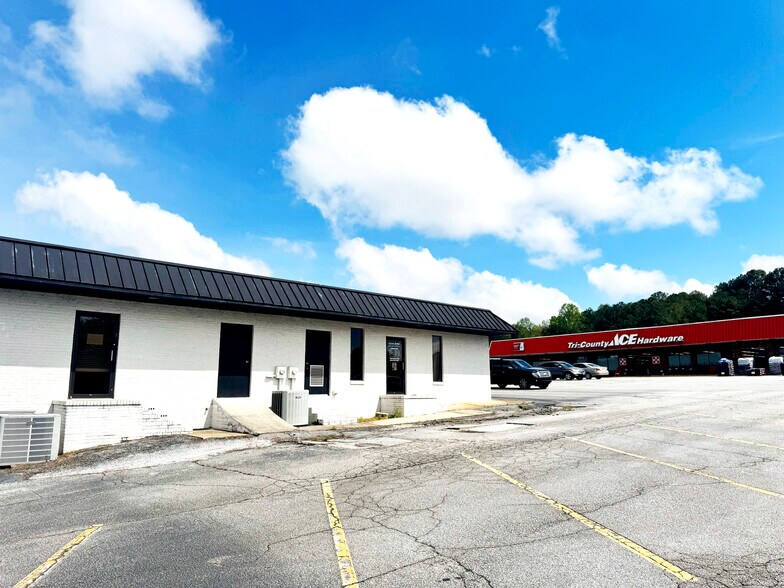 More Photos Of 153 Scenic Plaza Dr, West Union Healthcare For Lease