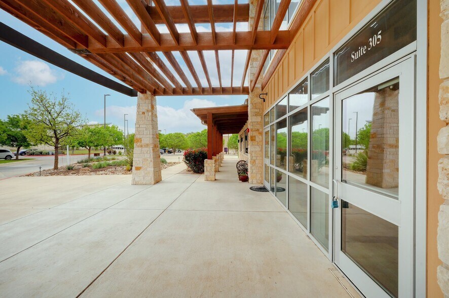 More Photos Of 333 US HWY 290 E, Dripping Springs Unknown For Lease