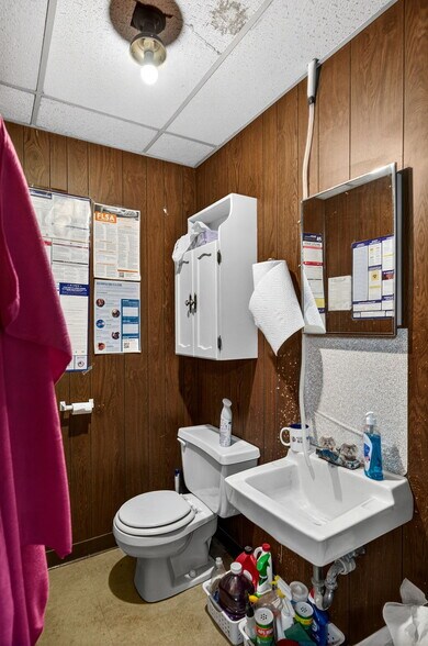 More Photos Of 23 W Main St, Canton Flex For Sale