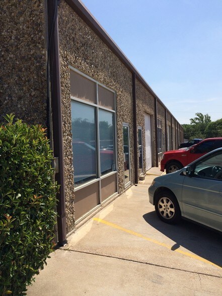 Primary Photo Of 1306 N Cowan Ave, Lewisville Warehouse For Lease