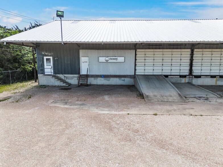 More Photos Of 324 S Lacy Dr, Waco Truck Terminal For Sale