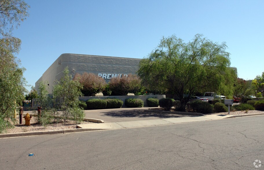 More Photos Of 6152 W Detroit St, Chandler Warehouse For Lease