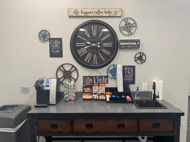 More Photos Of 10488 W Centennial Rd, Littleton Warehouse For Lease