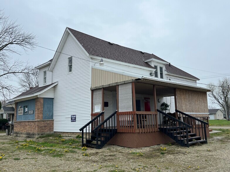 More Photos Of 1040 S Wayne St, Saint Marys Restaurant For Sale