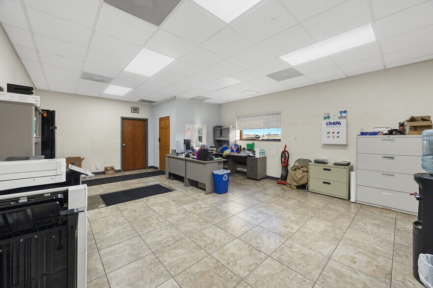 More Photos Of 5704 E 1700 North Rd, Danvers Industrial For Lease