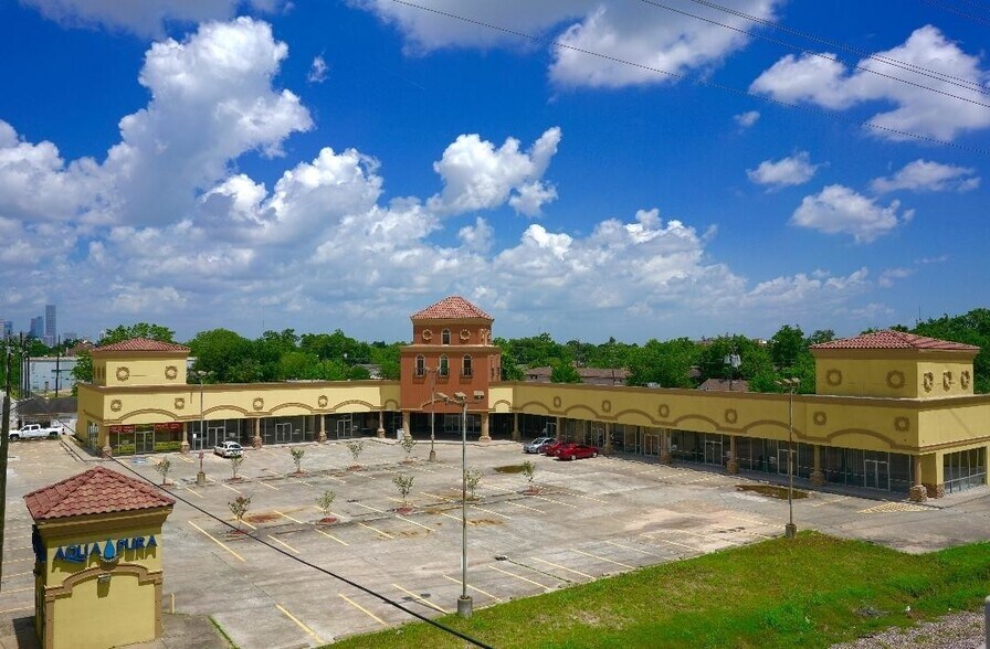 More Photos Of 6215 Harrisburg Blvd, Houston Storefront Retail Office For Sale
