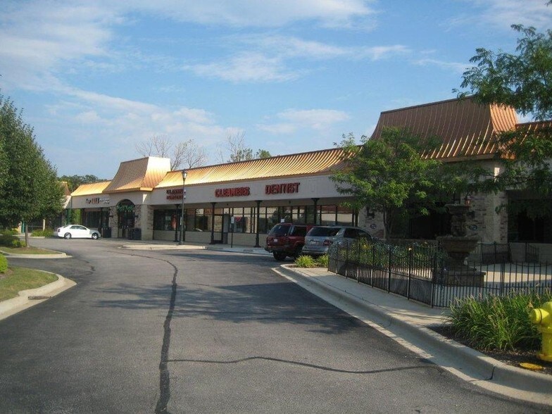 More Photos Of 956 N Neltnor Blvd, West Chicago Freestanding For Sale