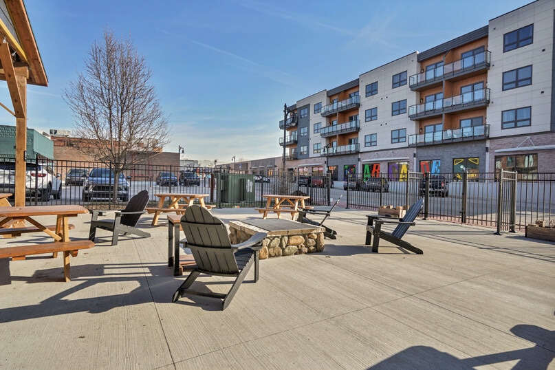 More Photos Of 210 Huron Ave, Port Huron Restaurant For Sale