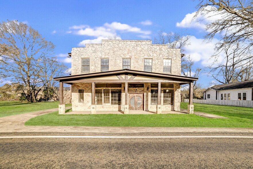 More Photos Of 411 S Kaufman St, Newton Lodge Meeting Hall For Sale
