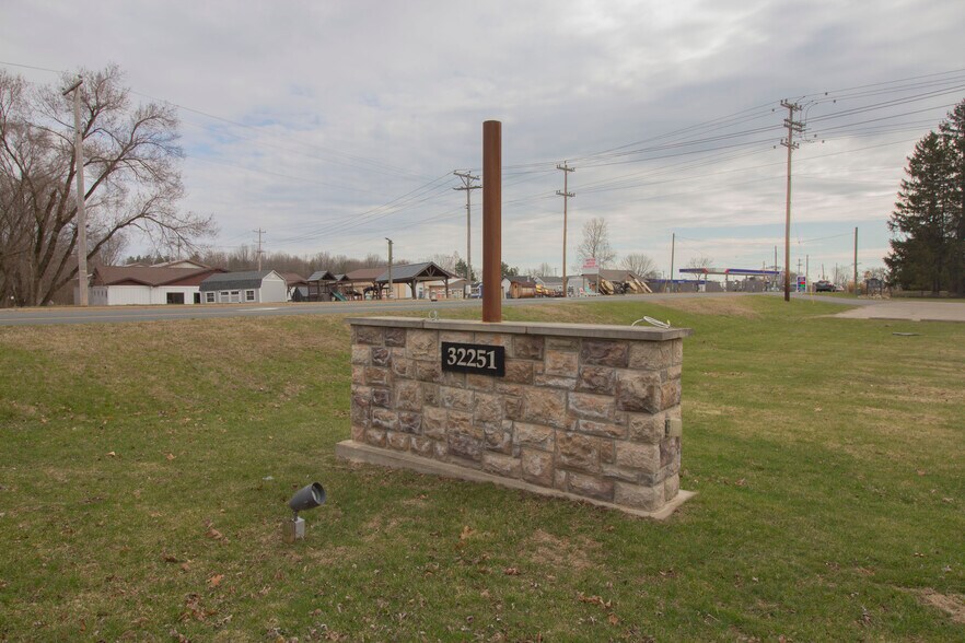 More Photos Of 32251 E Red Arrow Hwy, Paw Paw Veterinarian Kennel For Sale