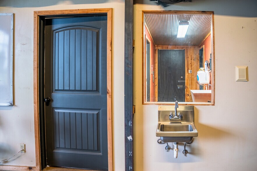More Photos Of 1002 Old 66 Rd, Hydro Land For Sale