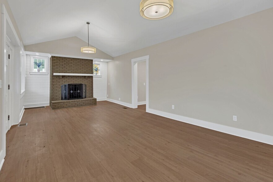 More Photos Of 1102 Kirkland Avenue, Nashville Office Residential For Lease