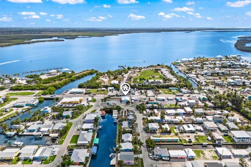 More Photos Of 4574 Pine Island Rd NW, Matlacha Office For Sale