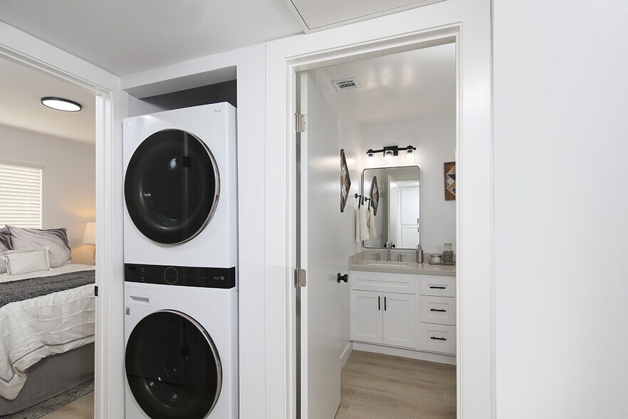 More Photos Of 655 Ivy St, Glendale Apartments For Sale