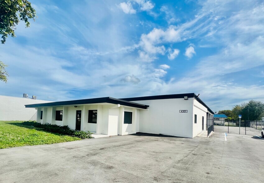 More Photos Of 4301 NW 72nd Ave, Miami Warehouse For Lease