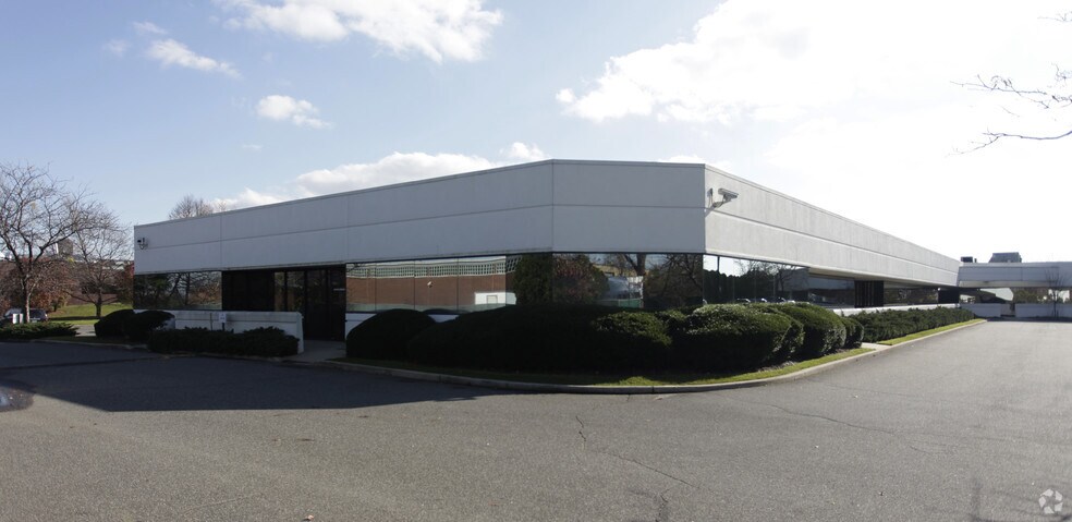 More Photos Of 140 Adams Ave, Hauppauge Medical For Sale