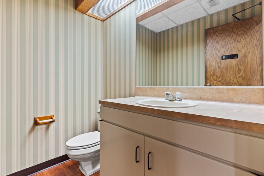 More Photos Of 915 Judson Rd, Longview Office Residential For Sale