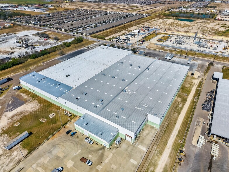 More Photos Of 1010 E Chapin St, Edinburg Warehouse For Lease