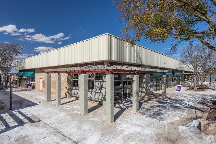 More Photos Of 150-22300 S Sterling Blvd, Sterling Unknown For Lease