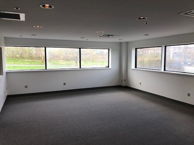 More Photos Of 45 Connair Rd, Orange Light Manufacturing For Lease