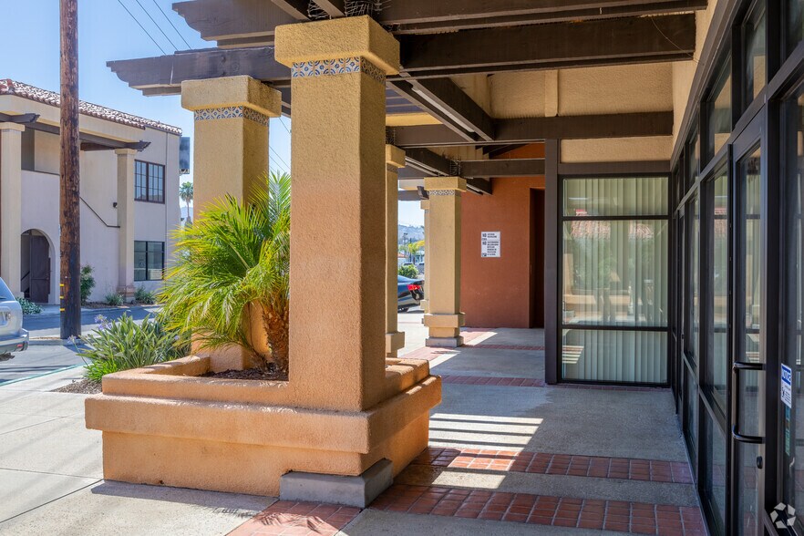 More Photos Of 1320-1340 W Valley Pky, Escondido Unknown For Lease