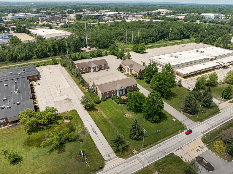 More Photos Of 30670 Bainbridge Rd, Solon Office For Sale