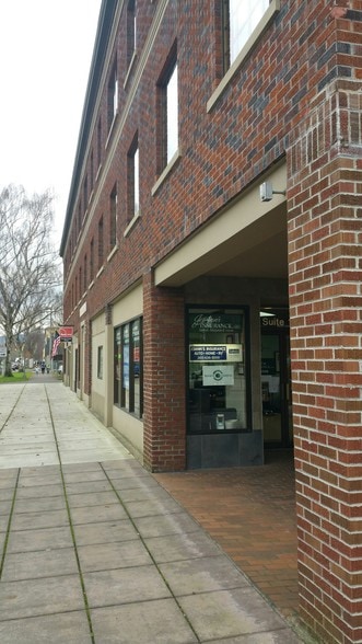 More Photos Of 1338 Commerce Ave, Longview Office For Lease