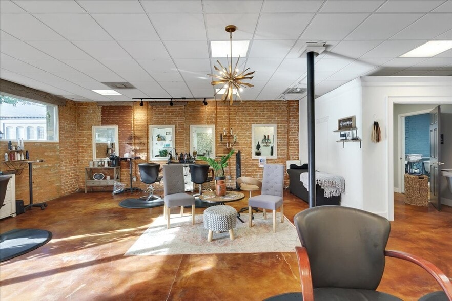 More Photos Of 205 N Laurens St, Greenville Loft Creative Space For Lease