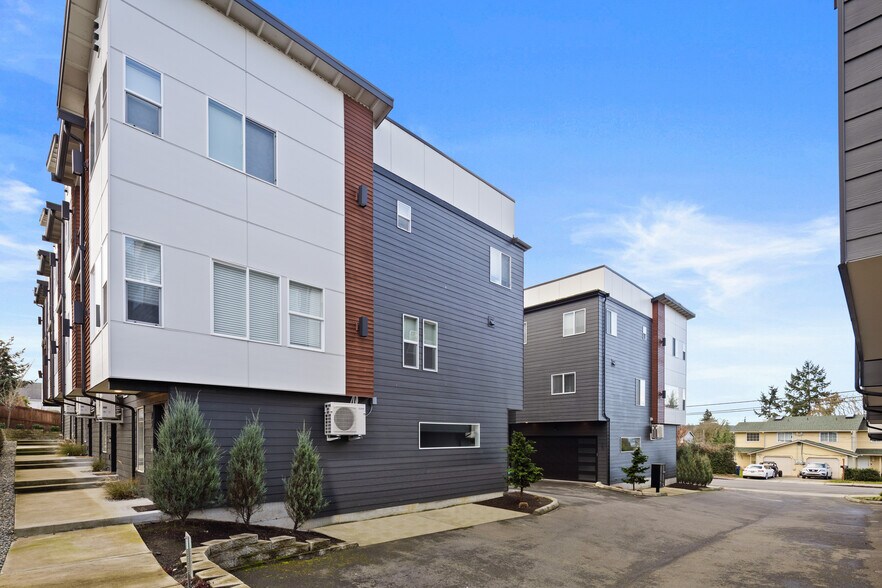 More Photos Of 8524 19th St W, Tacoma Apartments For Sale