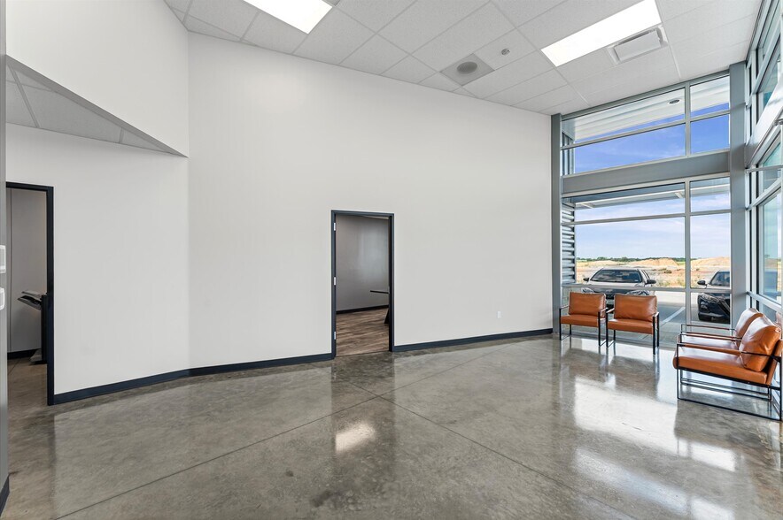 More Photos Of 30011 Binford Park Rd, Waller Warehouse For Lease