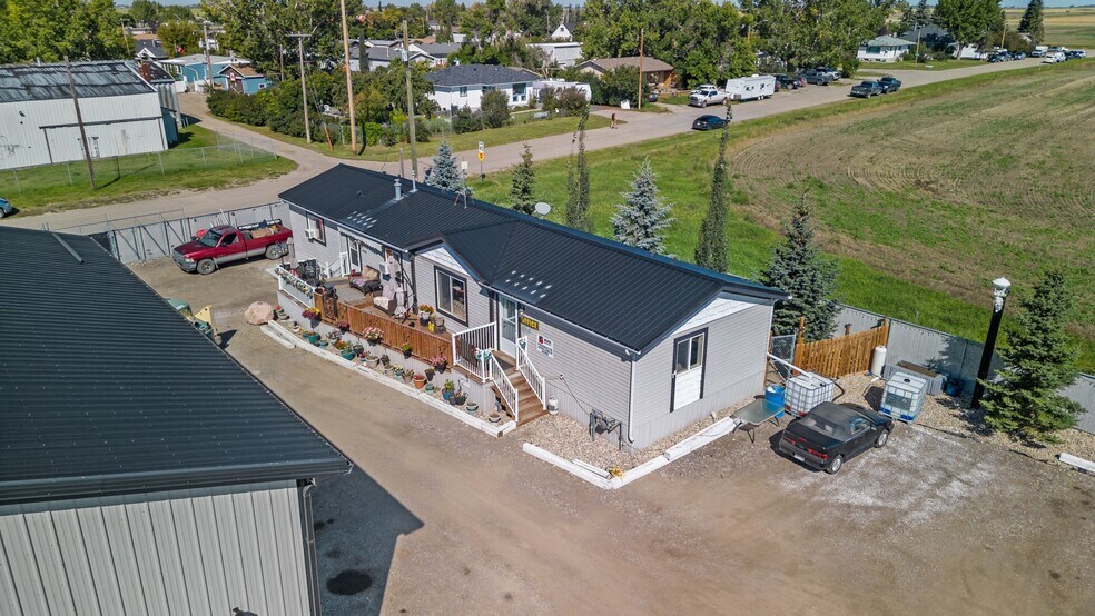 More Photos Of 81 Barstow St, Carseland Auto Repair For Sale