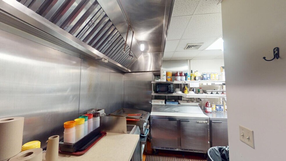 More Photos Of 326 Court St, Williamsport General Retail For Sale