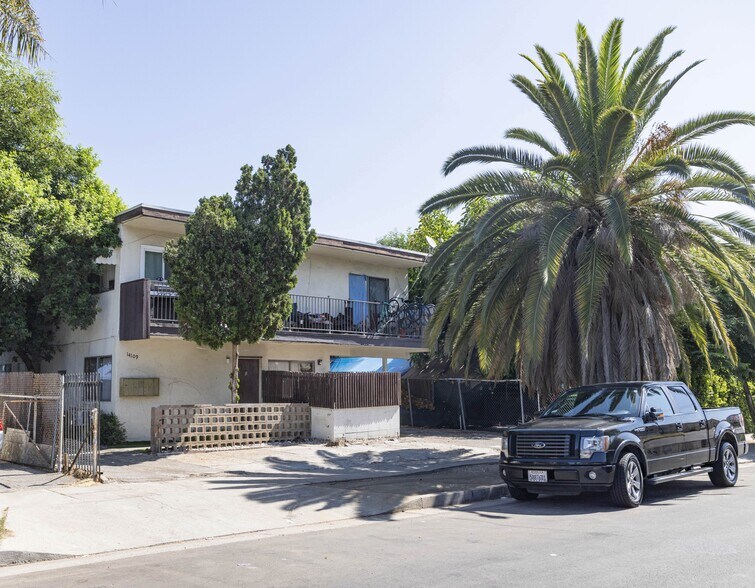 Primary Photo Of 14109 Erwin St, Van Nuys Apartments For Sale