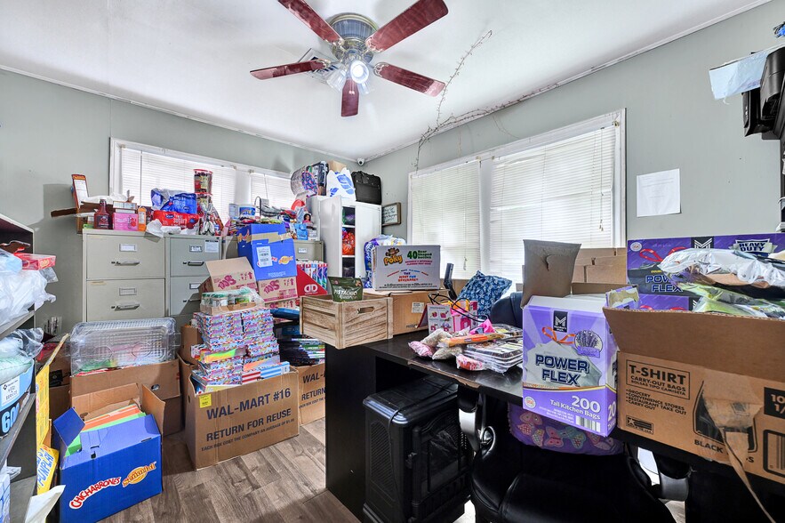 More Photos Of 1710 Cypress Creek Pkwy, Houston Office For Sale