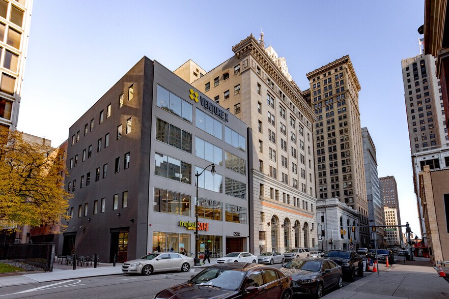 More Photos Of 220 W Congress St, Detroit Office For Lease