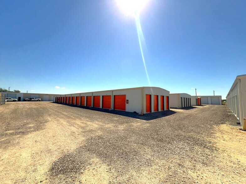 More Photos Of 8109 Us Highway 77, Sinton Self Storage For Sale