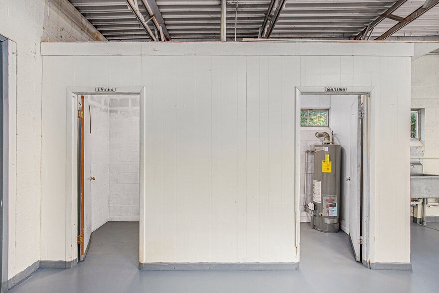 More Photos Of 3344 E Bristol Rd, Burton Warehouse For Sale