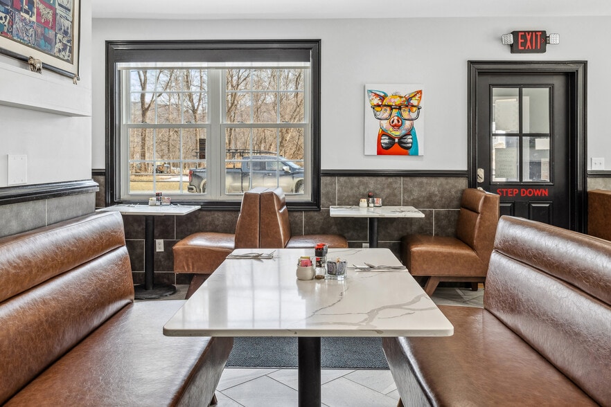 More Photos Of 4697 4697 St, Manchester Center Restaurant For Sale