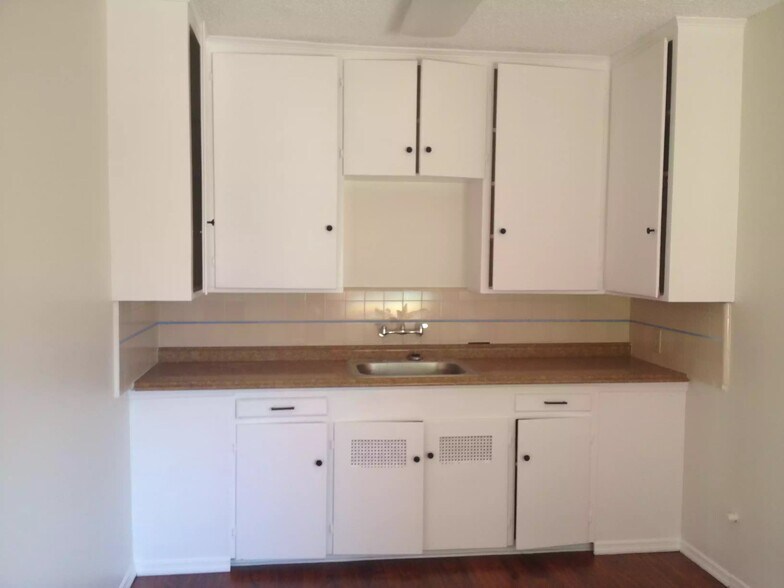 More Photos Of 10720 Riverside Dr, North Hollywood Medical For Lease