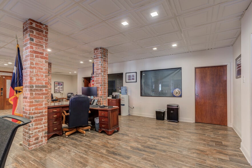 More Photos Of 1312 Texas Ave, Lubbock Office For Sale