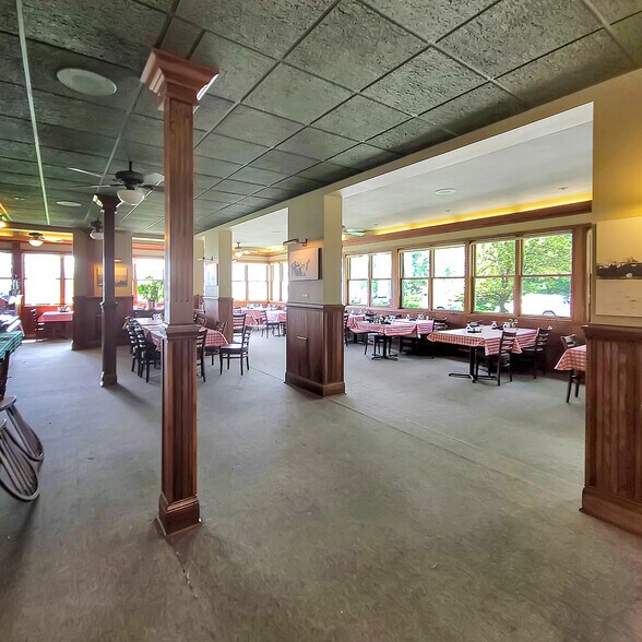 More Photos Of 751 Bell St, La Pointe General Retail For Sale