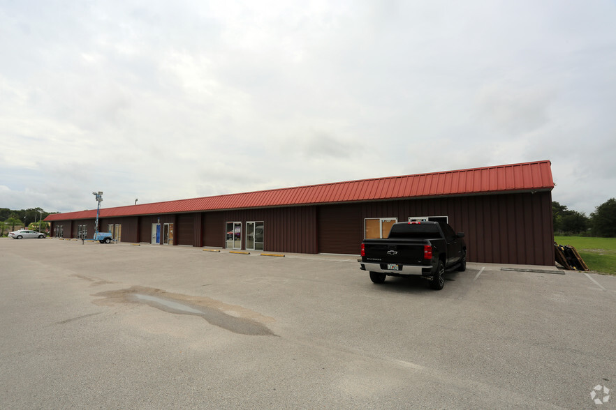 More Photos Of 4753 Allen Rd, Zephyrhills Manufacturing For Lease